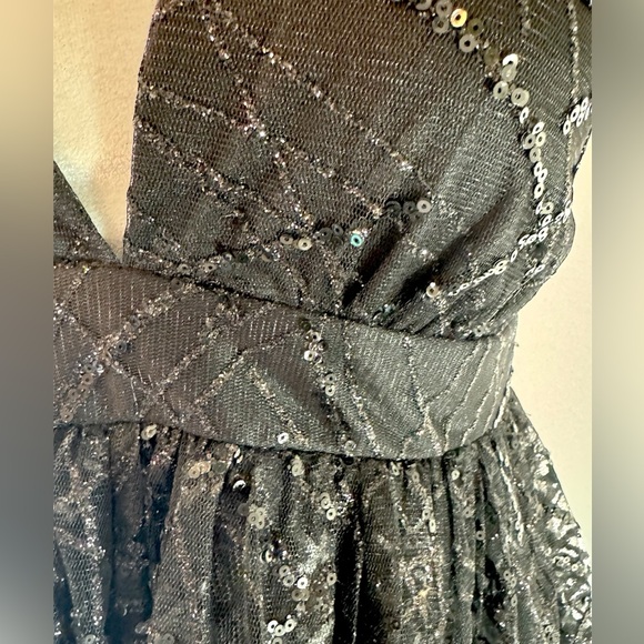 ✨The Perfect Little Black Dress! ✨ - Picture 7 of 13